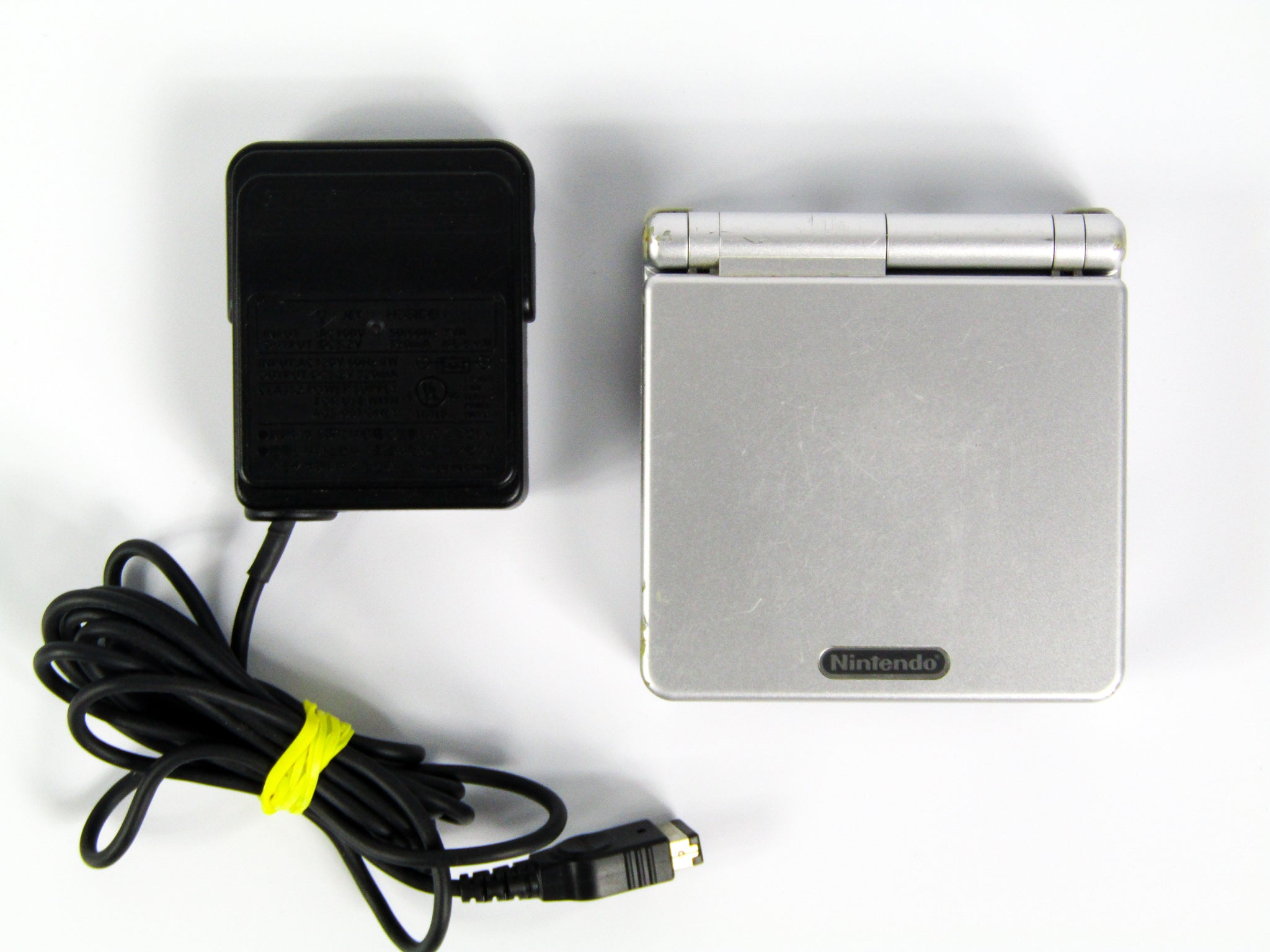 Game Boy Advance SP (AGS-001) avec chargeur, Consoles classiques, Laval/Rive Nord