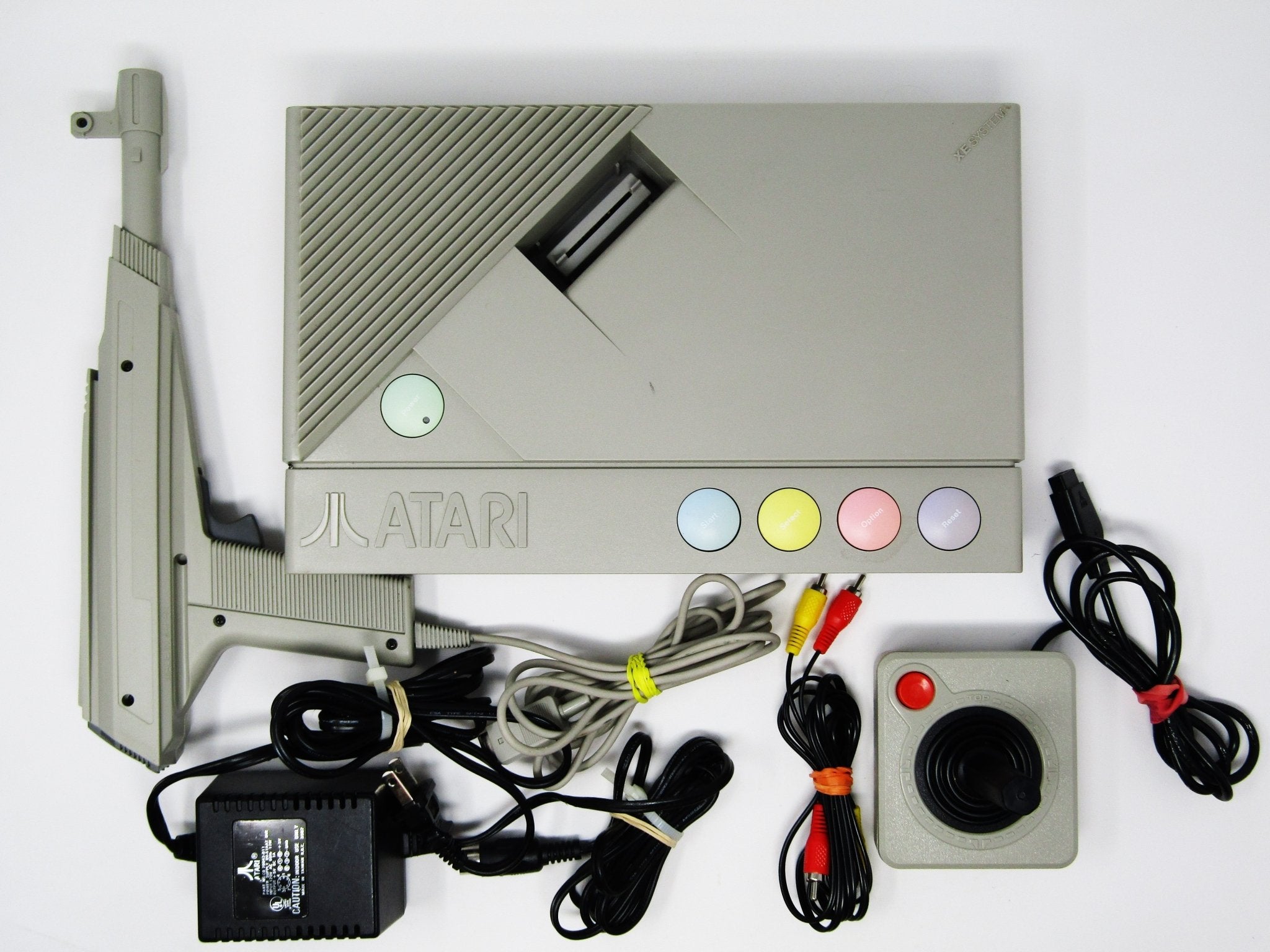 Atari XE System - RetroMTL